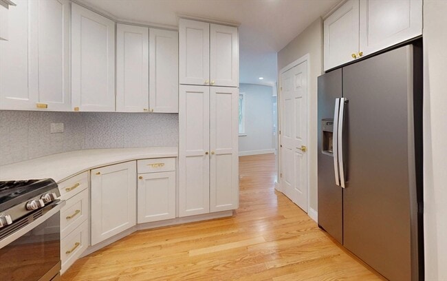 Building Photo - 8 Knollwood Ct