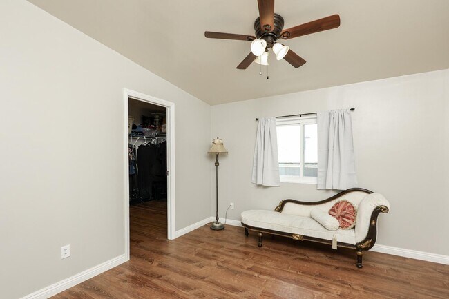 Building Photo - 500 Rancheros Dr