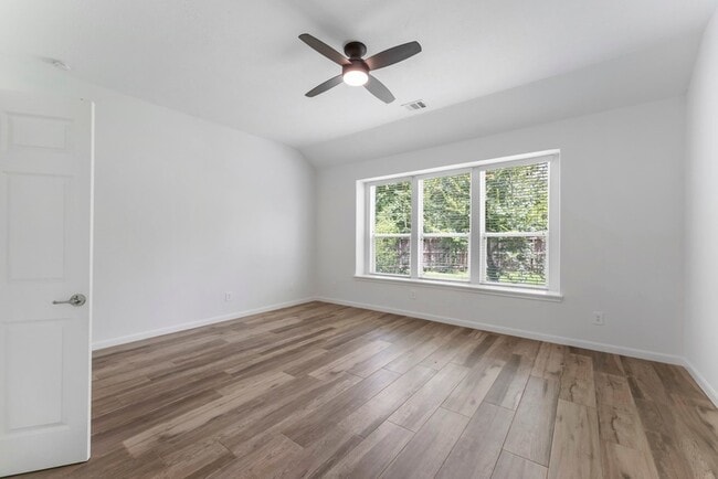 Building Photo - 2 Granite Path Pl