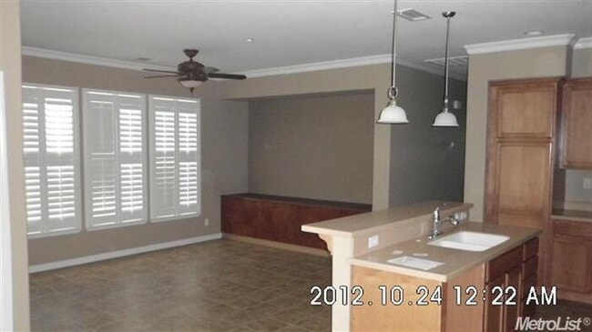 Building Photo - Mountain House 2 Bedroom 2 Bath Townhome
