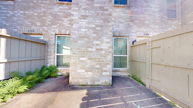 Building Photo - 2984 Holly Hall St