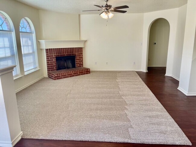 Building Photo - Nice Single Story Home in Crowley