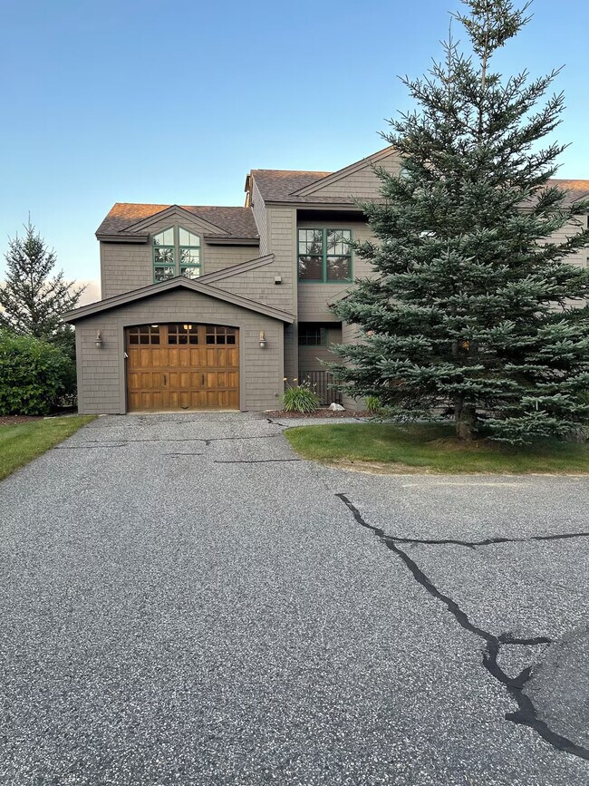 Building Photo - 5 Mt Madison Ln