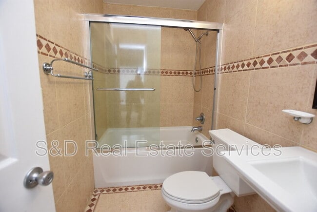 Building Photo - 1836 N Crystal Lake Dr