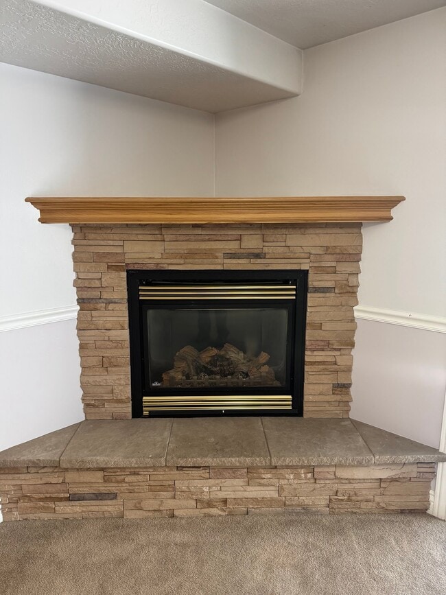 Building Photo - 7744 Mountain Estates Dr