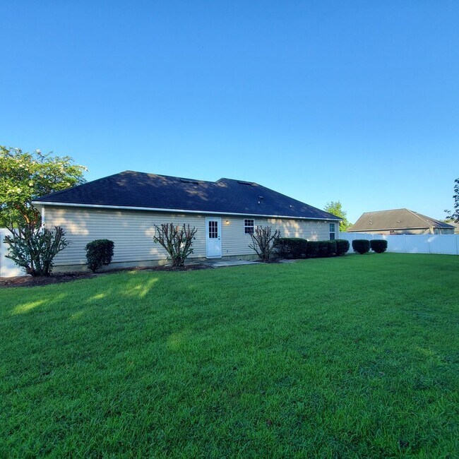 Building Photo - Welcome to Serene Living: Spacious Home on a .61 Acre Lot near Moody Airforce Base