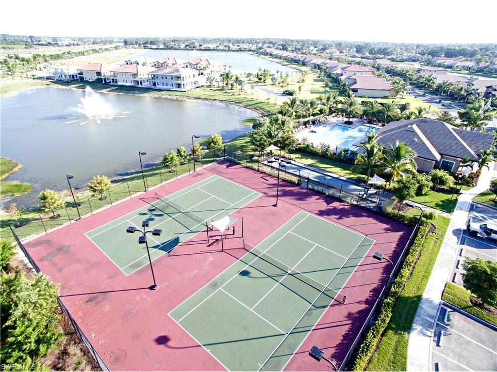 Tennis Courts - 5 min walk - 26141 Palace Ln