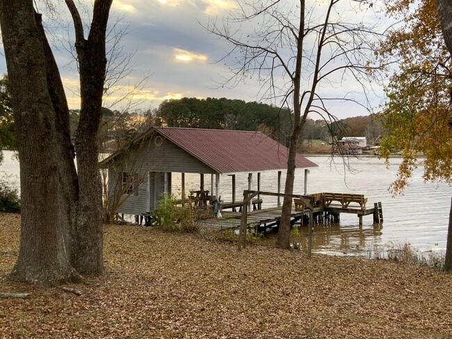 Building Photo - Coolant River Water Front 4 Bedrooms / 2 F...