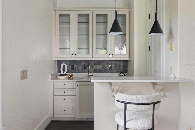 Building Photo - 801 W 2nd Ave