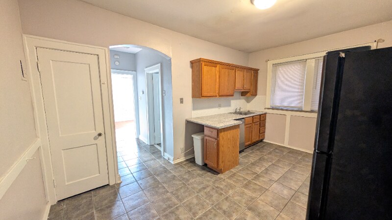 Building Photo - 5044 Mardel Ave