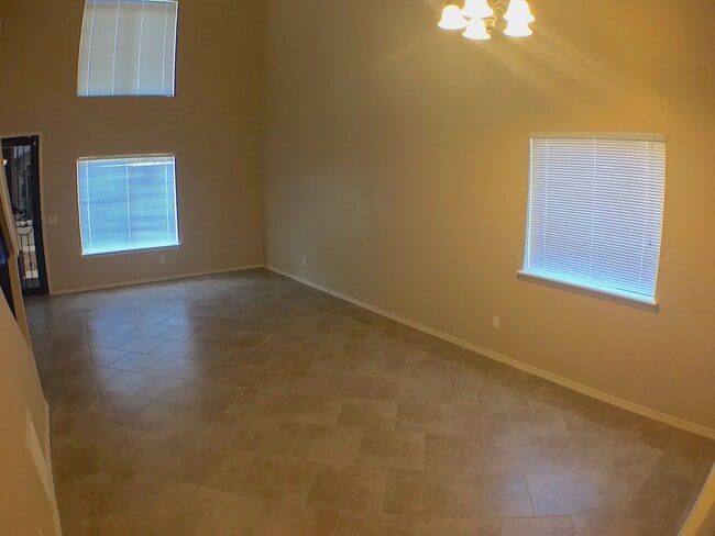 Building Photo - Northeast El Paso/Sandstone Ranch 4 bed Re...