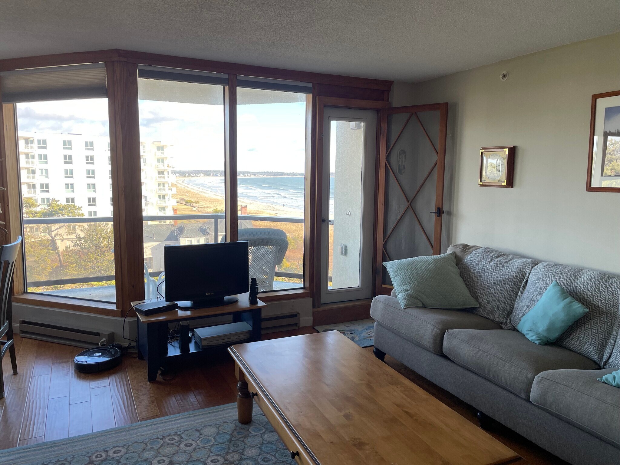 Building Photo - 215 E Grand Ave