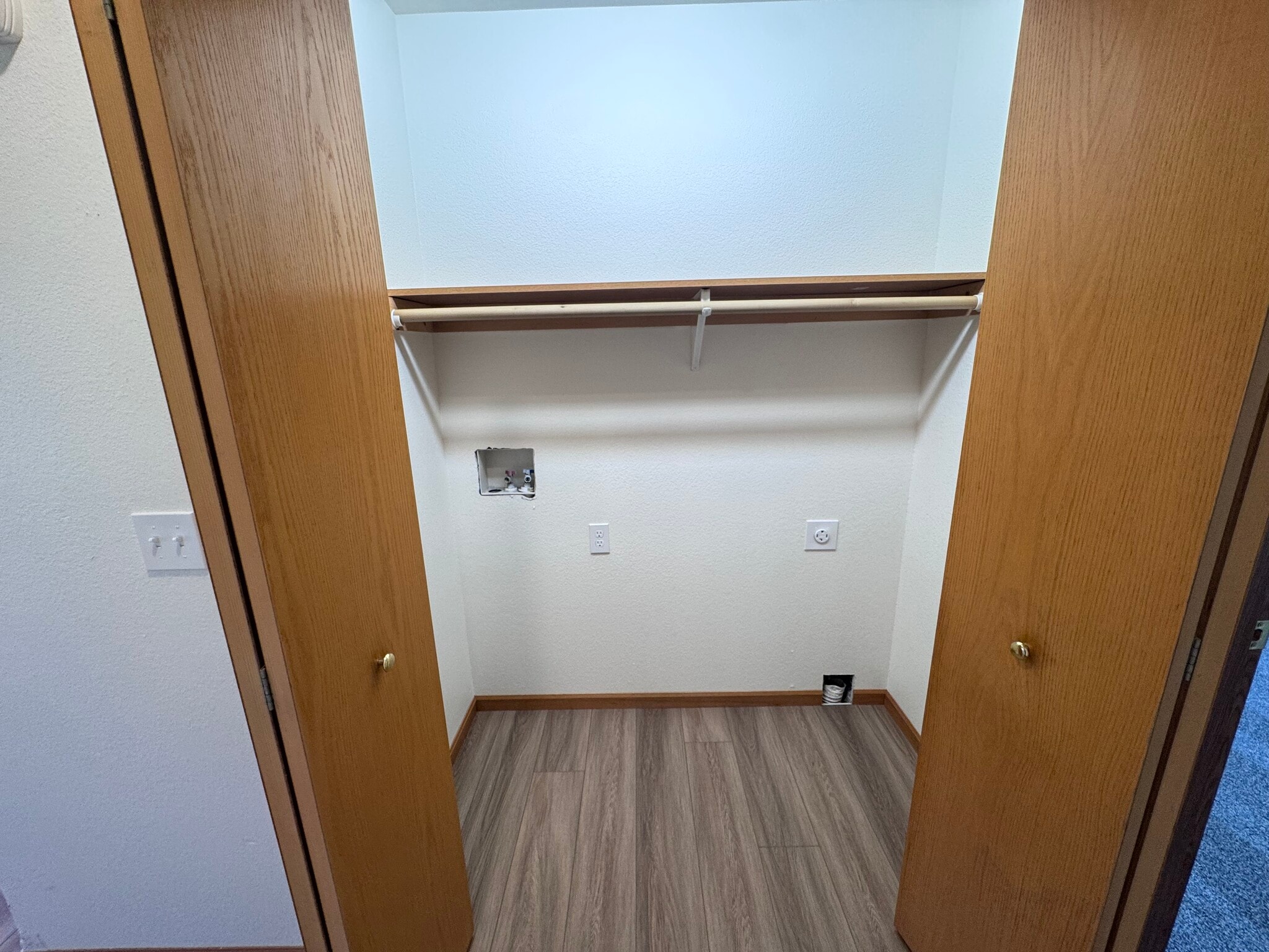 Building Photo - 627 E Pine St