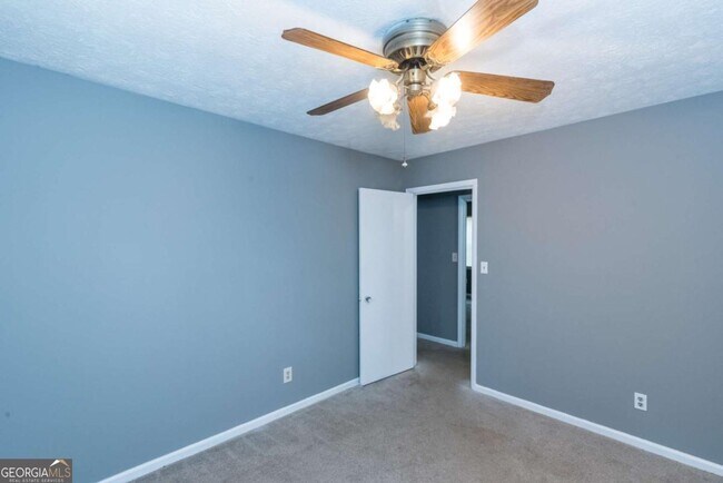 Building Photo - 2275 Camden Ct