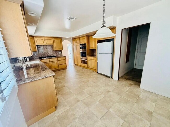Building Photo - 11126 Daines Dr