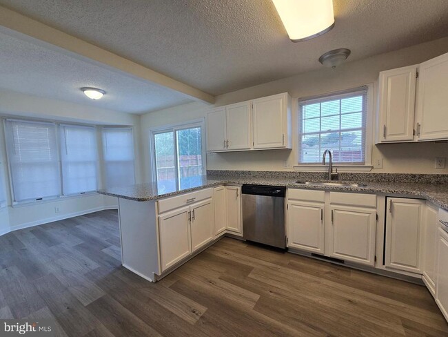 Building Photo - 23 Lordship Ln