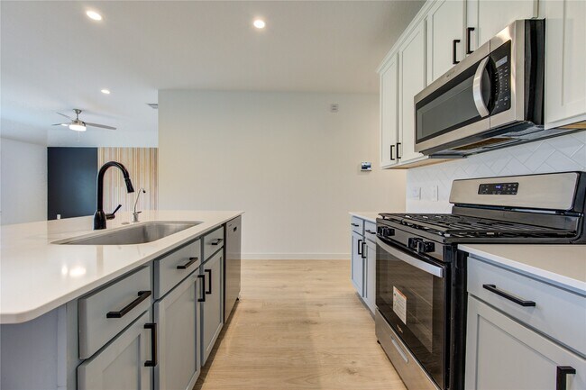 Building Photo - 29910 Ousel Falls Ln