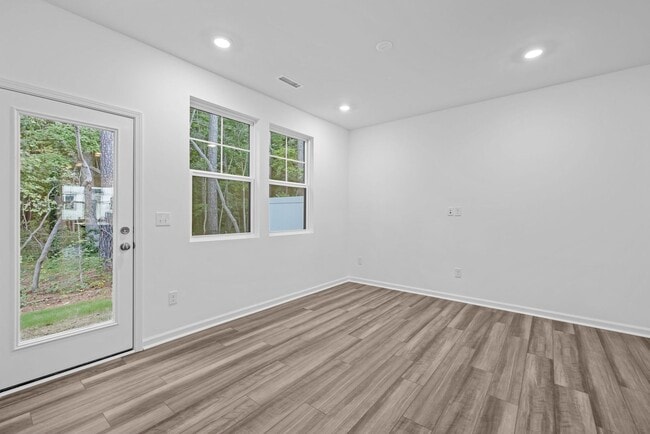 Building Photo - Gorgeous New Construction!  Updated Kitche...