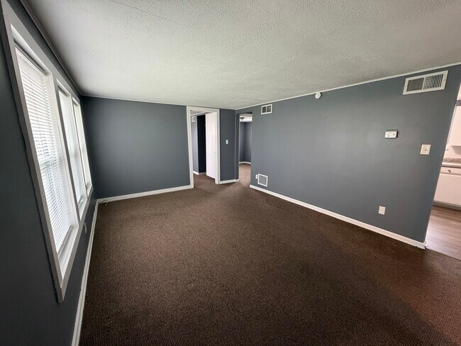 Building Photo - 535 15th Ave