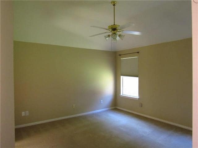 Building Photo - 1811 Lake Travis Dr