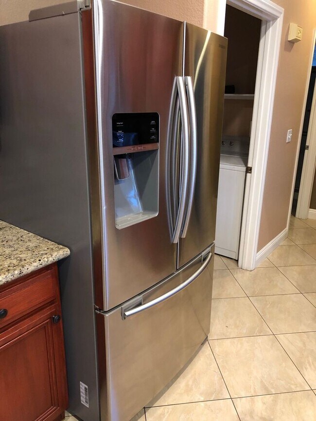 Building Photo - Sunridge