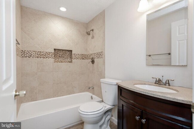 Building Photo - 6324 Lightburn Ct