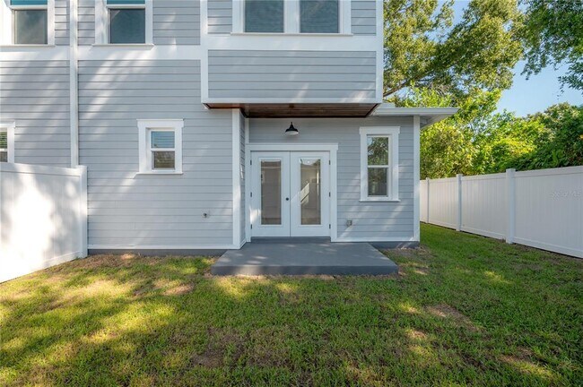 Building Photo - 807 E Ida St