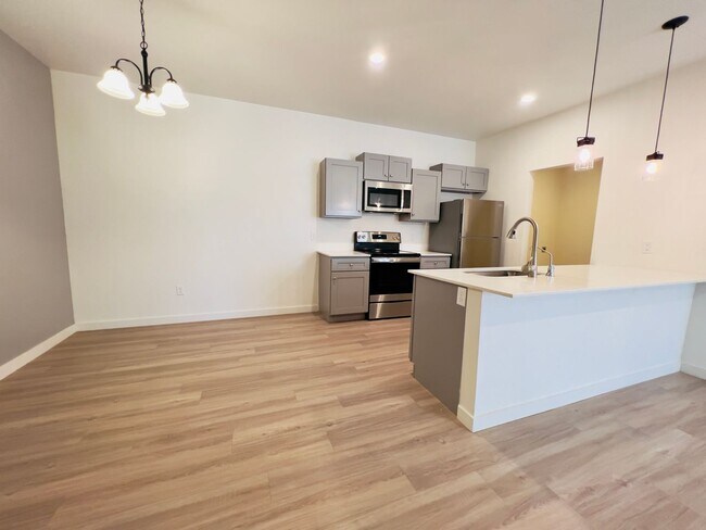 Building Photo - PRE-LEASING FOR JUNE OR JULY! 3/3/2 Duplex in Northwest Lubbock