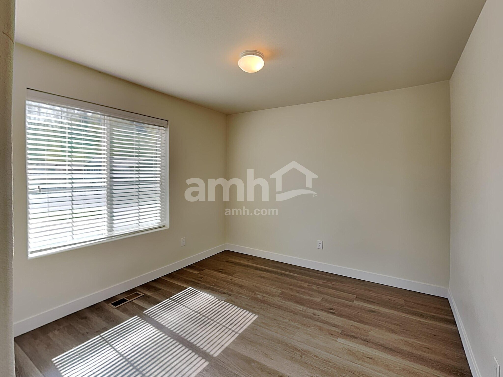 Building Photo - 1719 Blacktail Ln