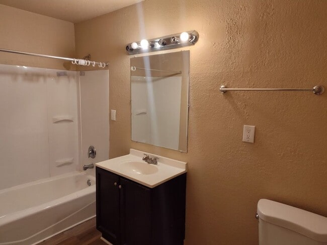Building Photo - 3554 N 34th Street 4 Bedroom House