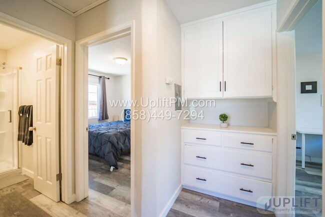 Building Photo - 4233 Swift Ave