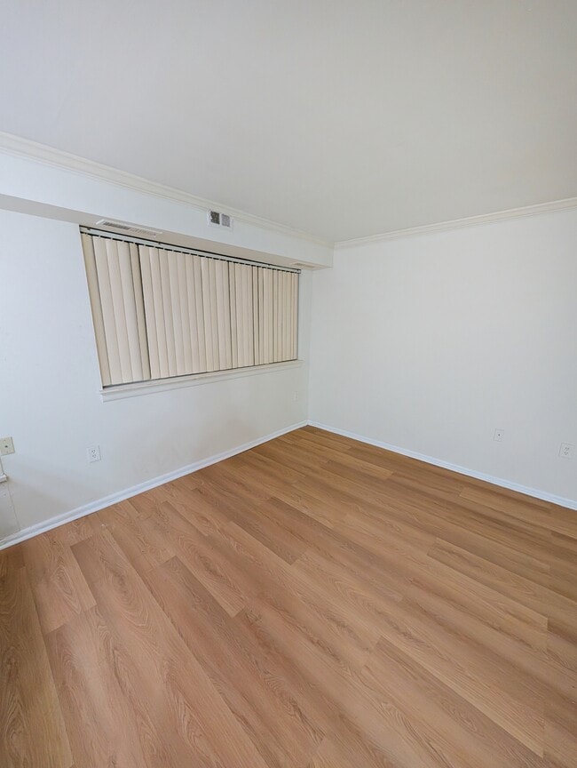 Building Photo - 11402 Cherry Hill Rd