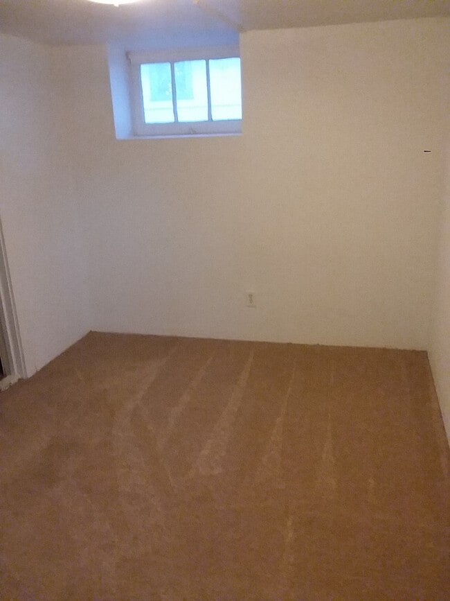 Building Photo - 225 W 1st St