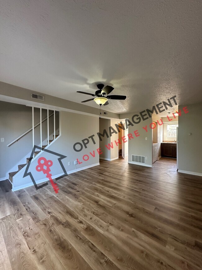 Building Photo - 1406 Sunset Dr