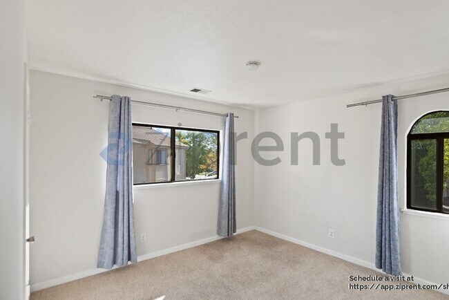 Building Photo - 16931 Sorrel Way