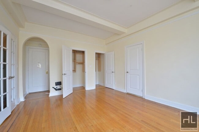 Building Photo - 166 2nd Ave