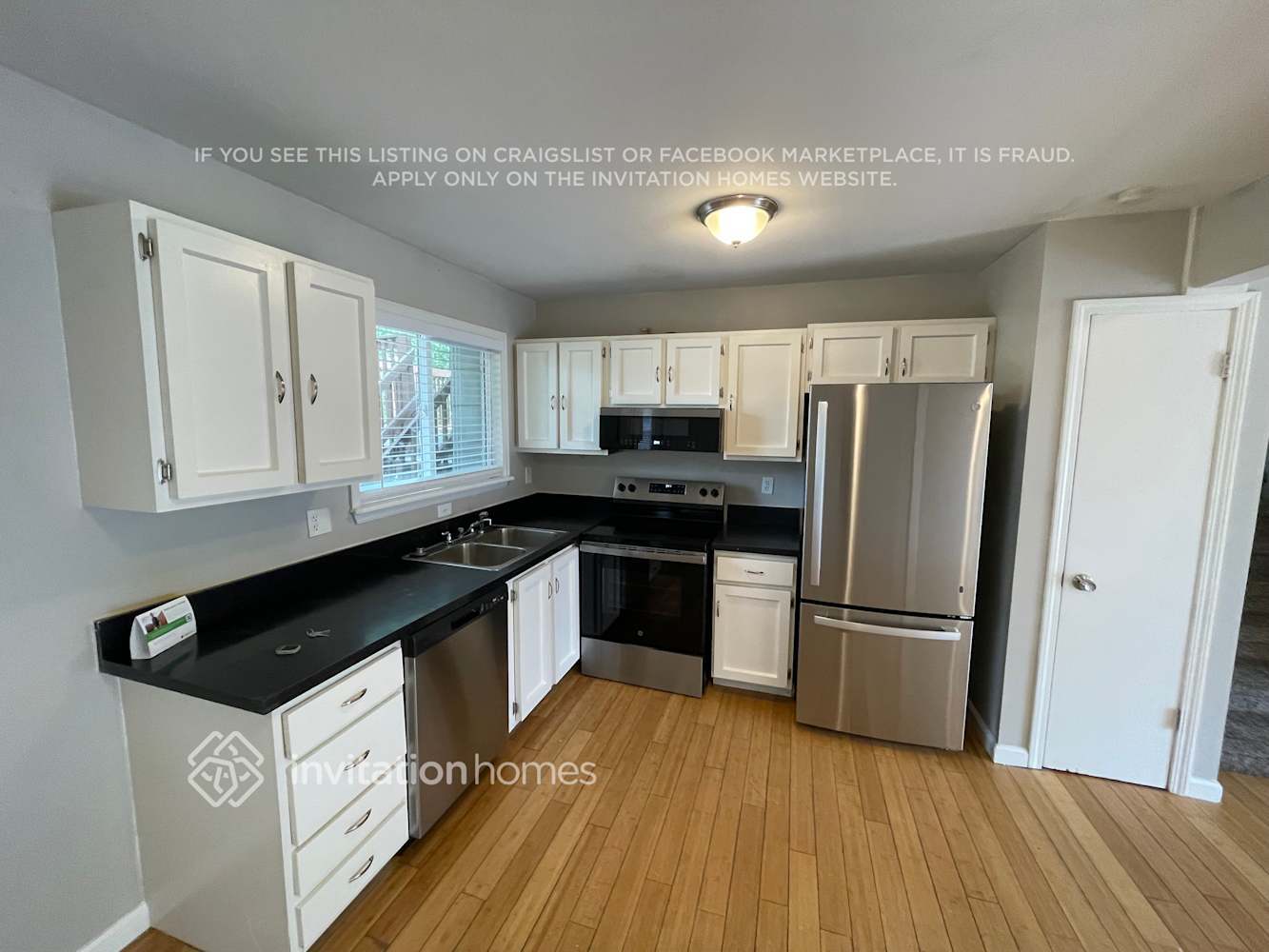 Building Photo - 9870 Steele St