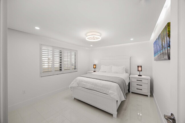 Building Photo - 10475 Gulf Shore Dr