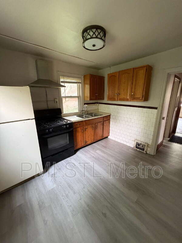 Building Photo - 5336 Fletcher St