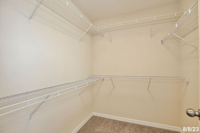 Building Photo - Beautifully Appointment 3/2.5 Modern Townh...