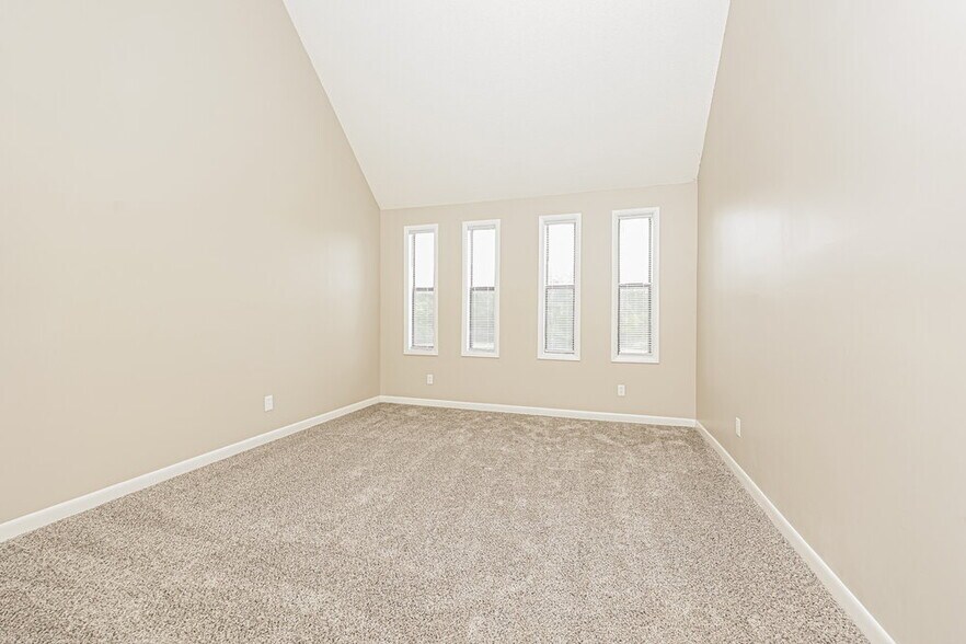 Building Photo - 110 Bland Dr