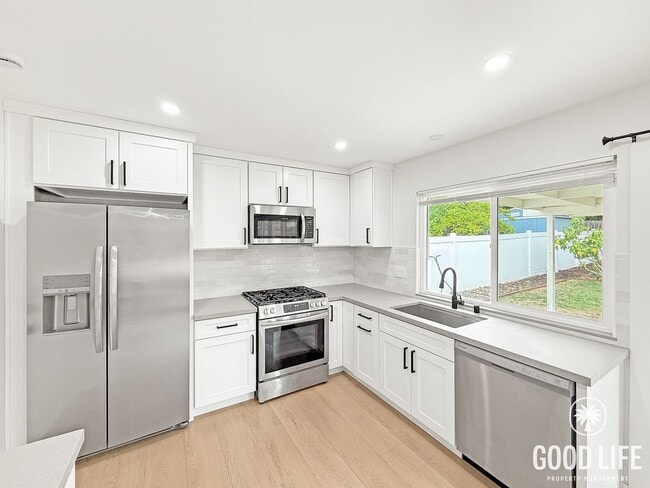 Building Photo - Comfortable 3B/1BA Home in Mira Mesa with Backyard, In-Unit Laundry and Garage