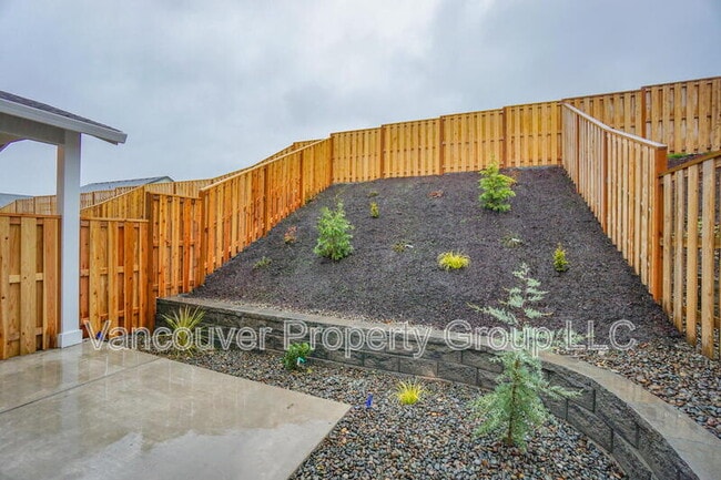 Building Photo - 2215 E Badger Wy