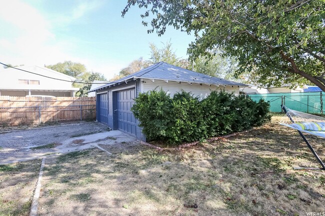 Building Photo - Charming 3 Bedroom Bungalow in West Valley