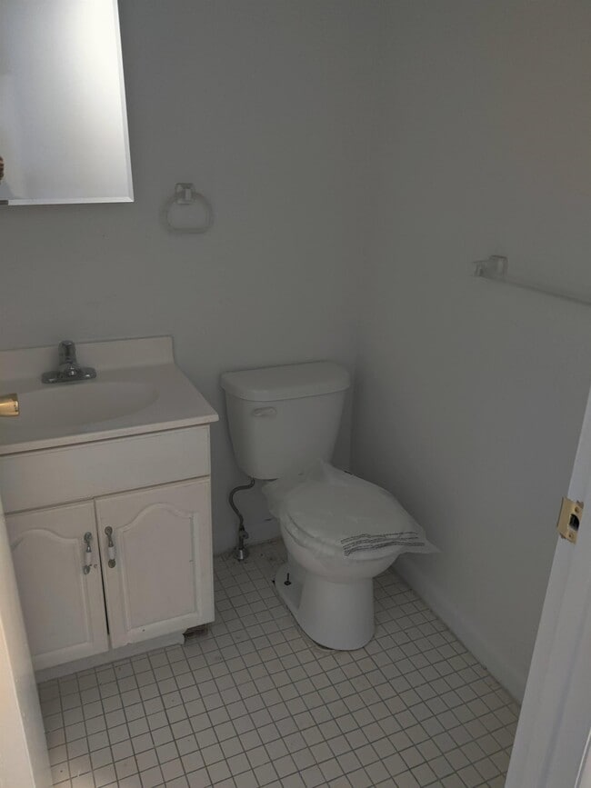 Building Photo - 906 N 42nd St