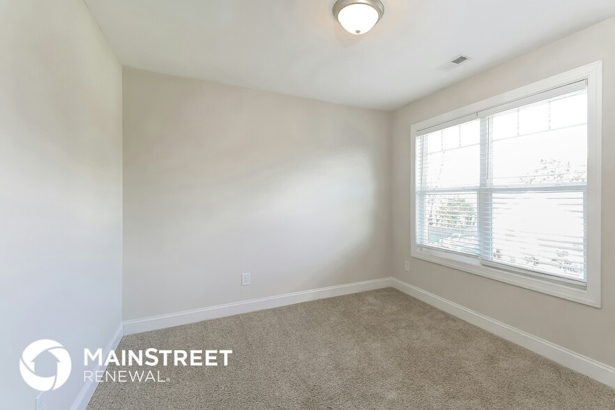 Building Photo - 714 E Georgia Ave