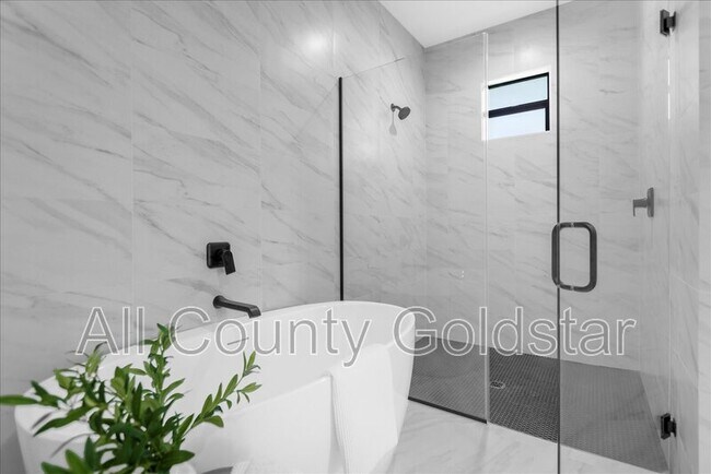 Building Photo - 1173 Rotonda Cir