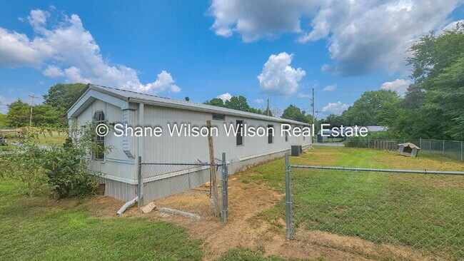 Building Photo - 133 Mandalay Way