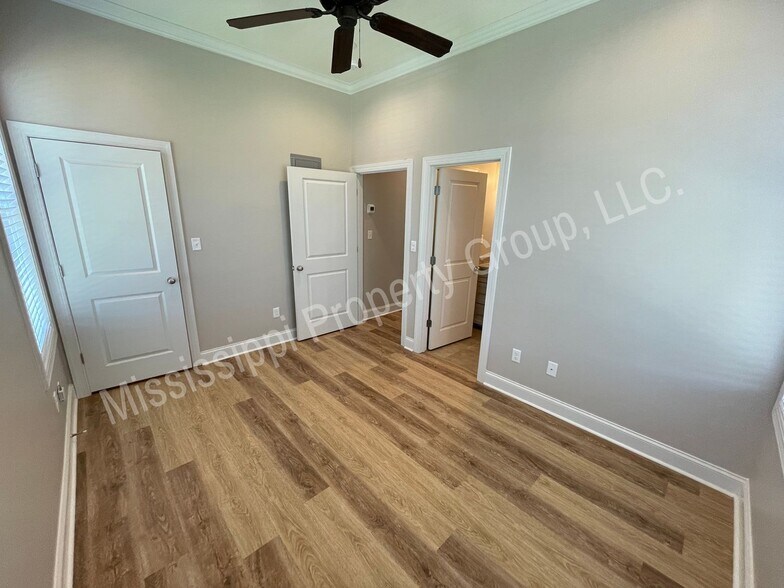 Building Photo - 200 Crabapple Cv
