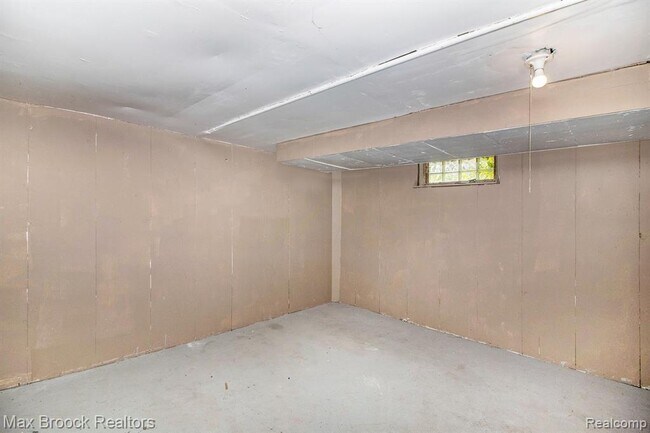 Building Photo - 22510 Frisbee St